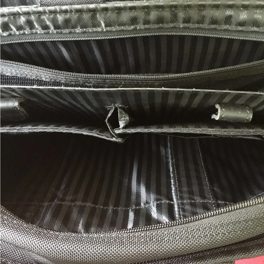 Classic Black Men's Laptop Briefcase with Multiple Front Pockets